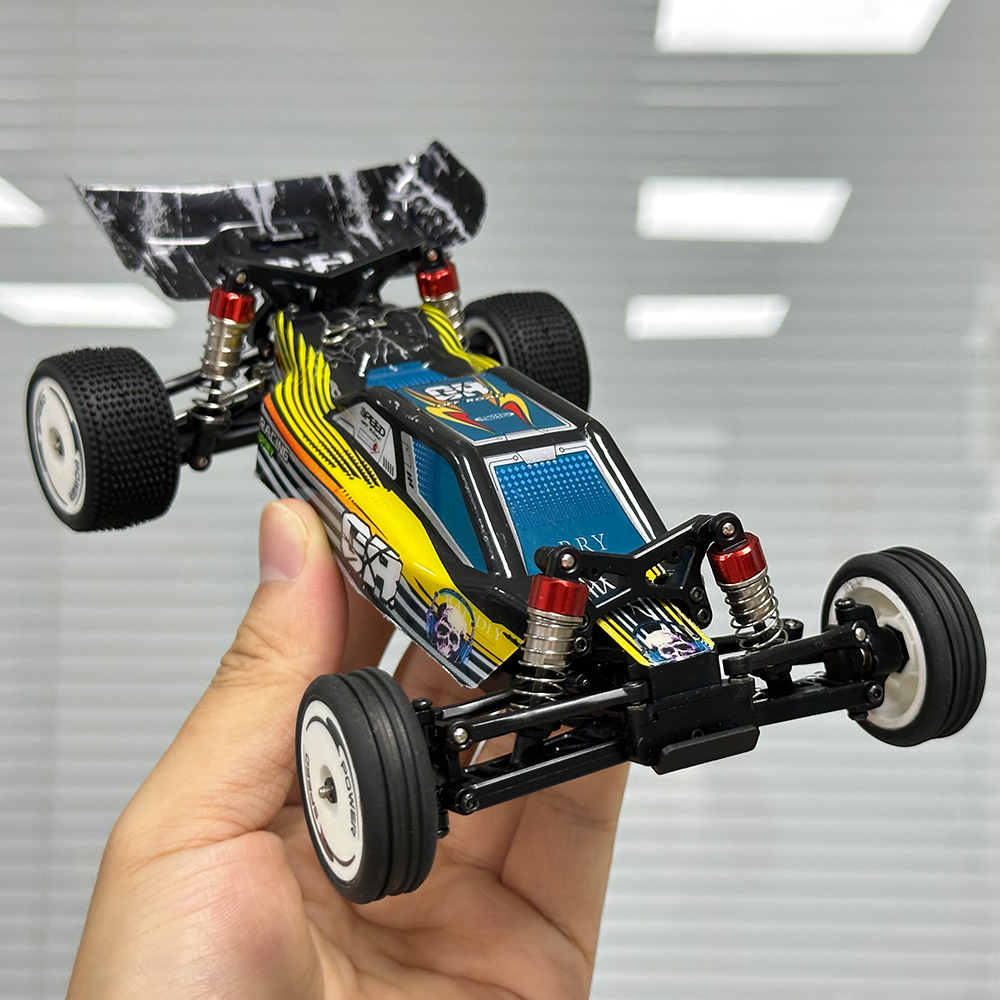 WLtoys 244016 V2 1/24 RWD RC buggy front view