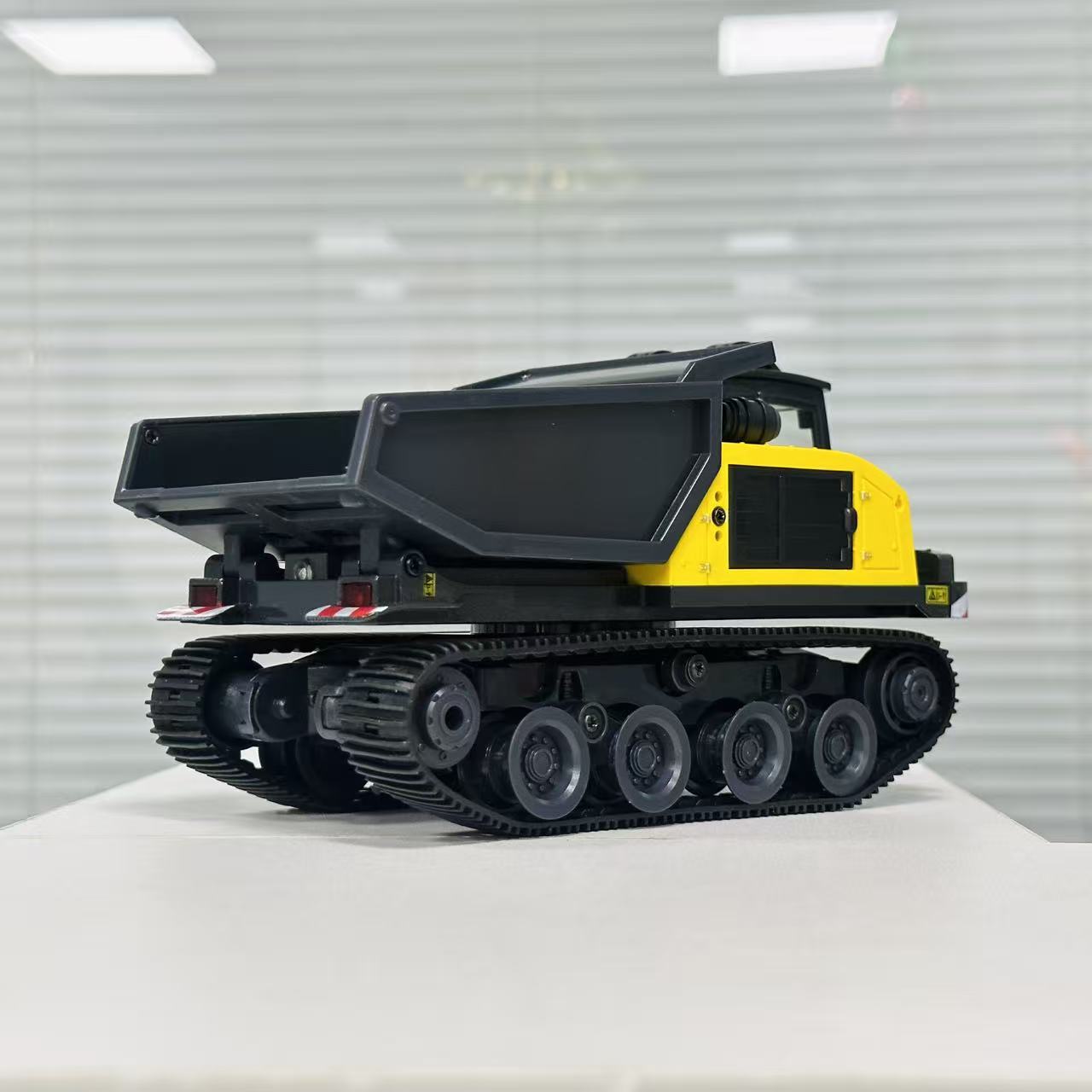 Yi Gong T14R RC construction truck details