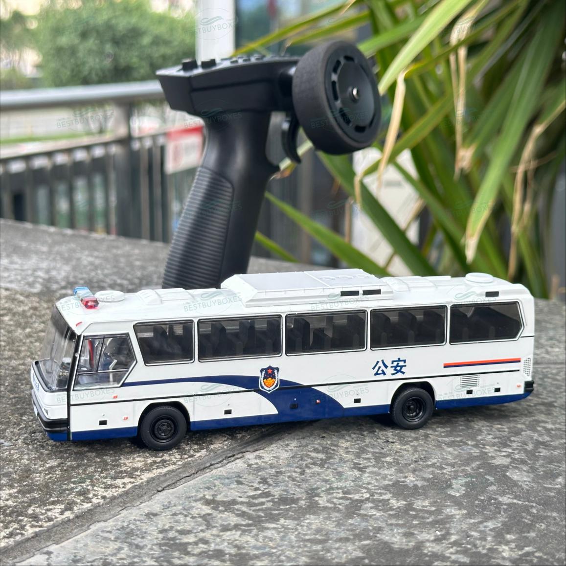 SNICLO XCARTOYS BFC6120 1/64 RC bus – sntBFC6120Y30 05PublicSecurityRCBus