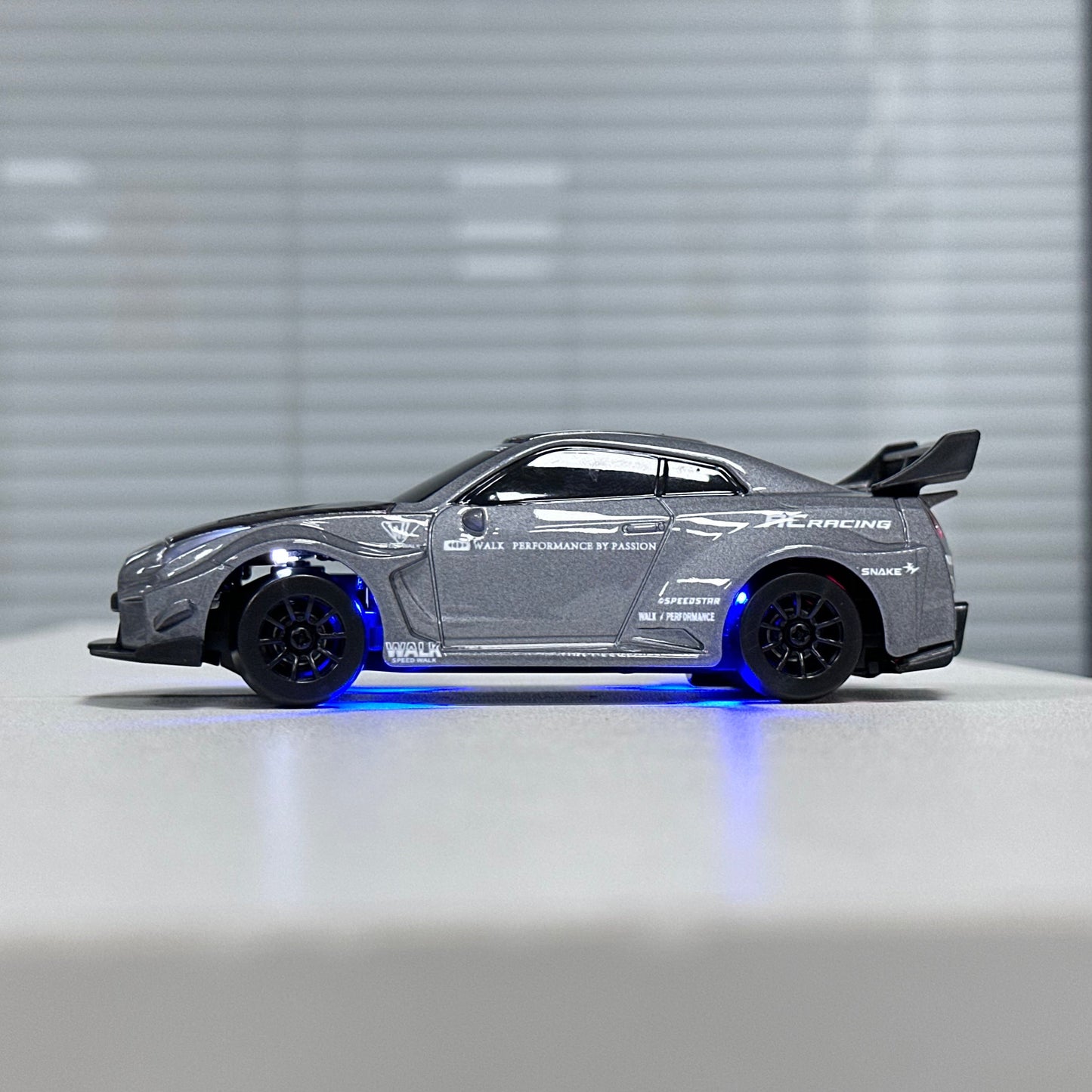 HStar D43-02Q 1/43 4WD Alloy RC Drift Car – GTR Edition with LED Lights & Gyro Stabilization